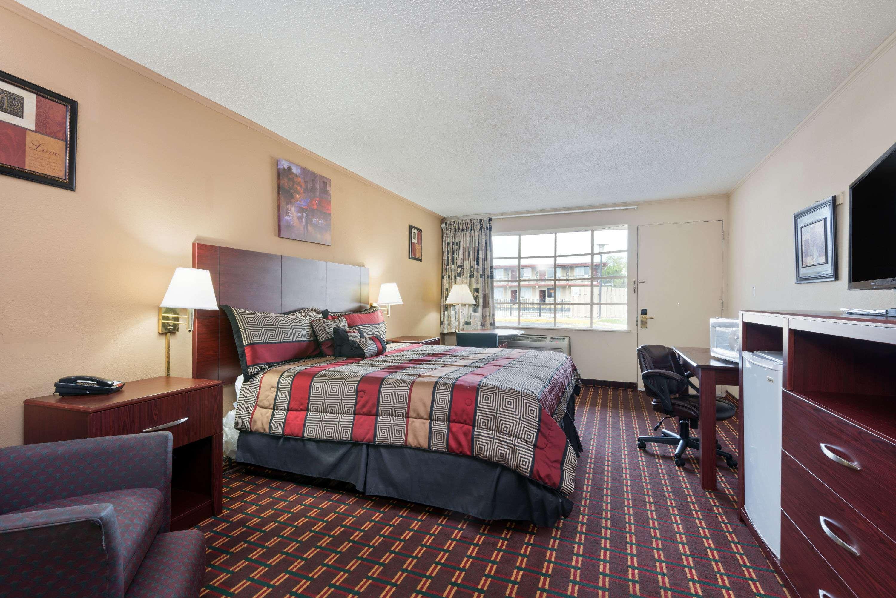 Knights Inn Fayetteville - Fort Bragg Bagian luar foto