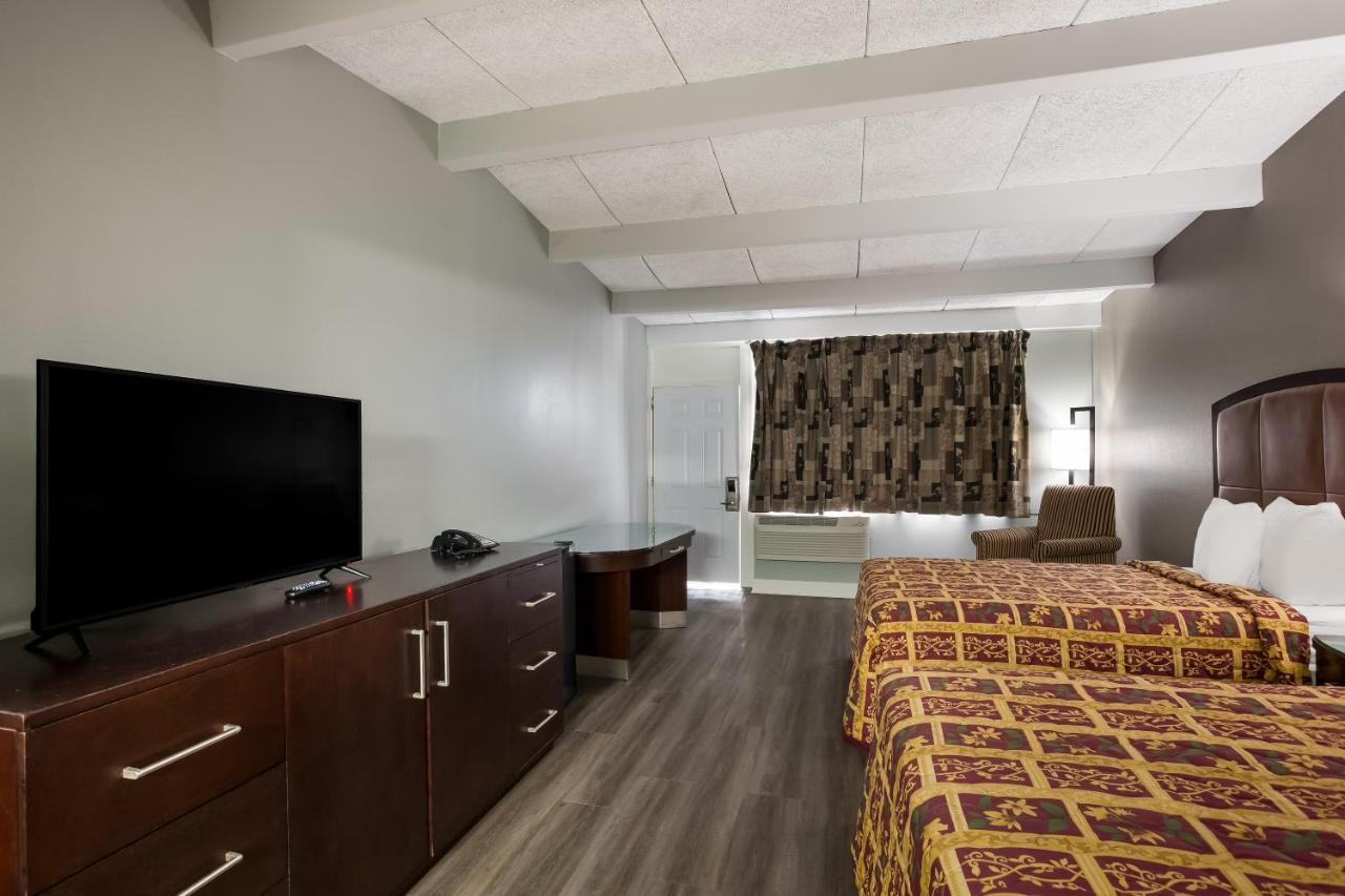 Knights Inn Fayetteville - Fort Bragg Bagian luar foto