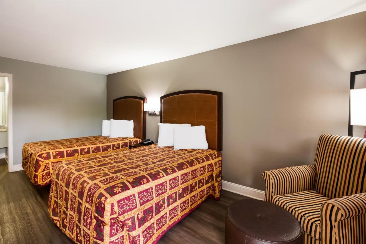 Knights Inn Fayetteville - Fort Bragg Bagian luar foto