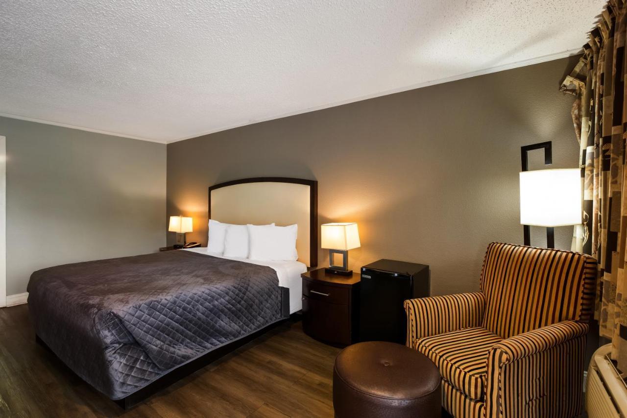 Knights Inn Fayetteville - Fort Bragg Bagian luar foto