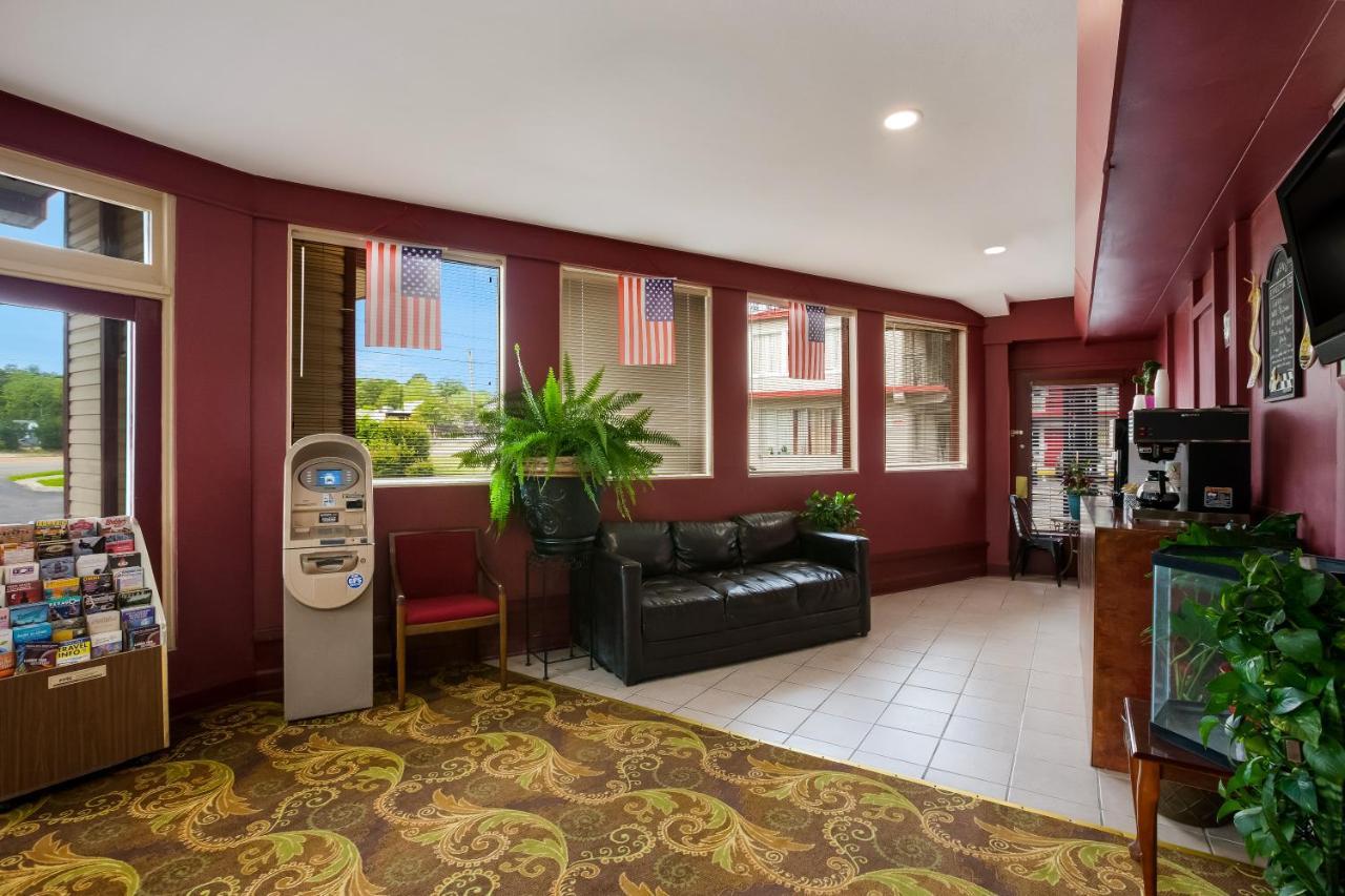 Knights Inn Fayetteville - Fort Bragg Bagian luar foto